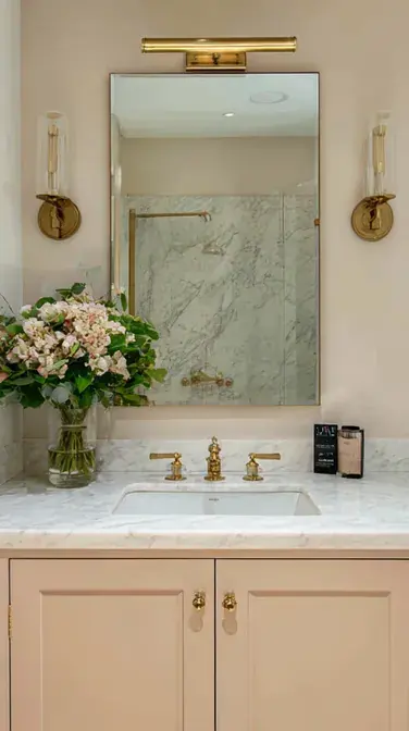 St George’s Square, Pimlico: Marble vanity, brass fittings and shower